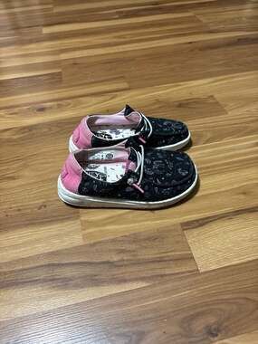 Hey Dude Youth Wendy Unicorn Notebook Shoes,
Size 10K